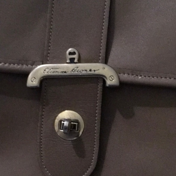 Etienne Aigner expandable purse - Picture 2 of 3